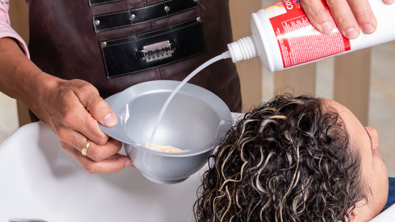 Melhor Água oxigenada para cabelo: 10 melhores em 2024